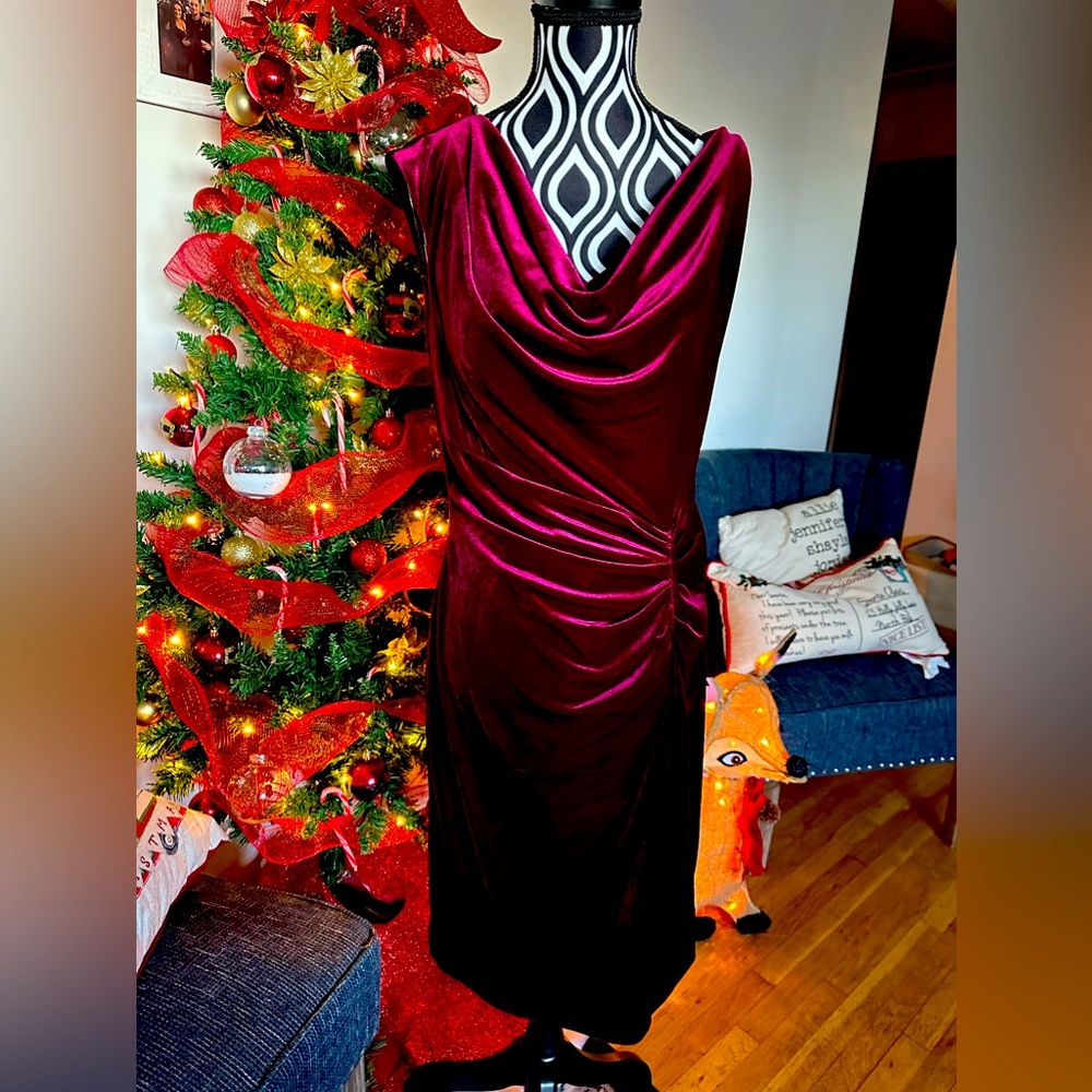 Vince Camuto stretch velvet dress